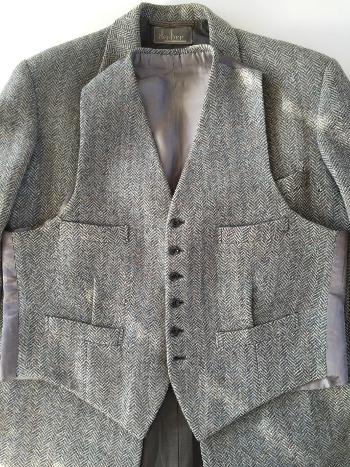 Derber väst efter 002